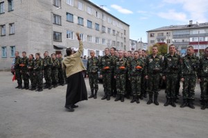 При участи настоятеля храма Успения Пресвятой Богородицы г.Шумиха прот.Алексея Новоселова в ГБПОУ «Шумихинский аграрно-строительный колледж» среди кадетских курсов прошли полевые сборы. г. Шумиха. 2015 год.