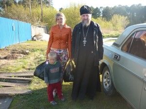 Протоиерей Александр Тимушев посетил малообеспеченные многодетные семьи. Куртамыш.