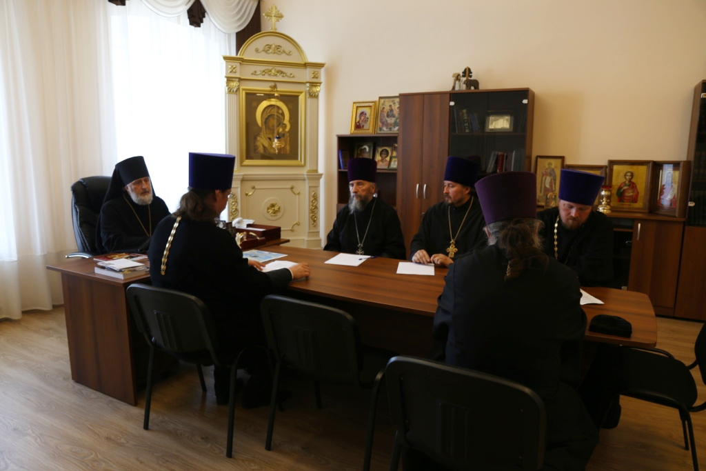 Епископ Шадринский и Далматовский Владимир возглавил заседание Епархиального совета.