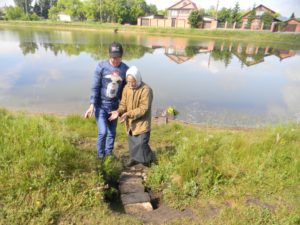 В неделю Всех святых, в земле Русской просиявших, в Вознесенском храме села Ключи Шадринского района проведен субботник