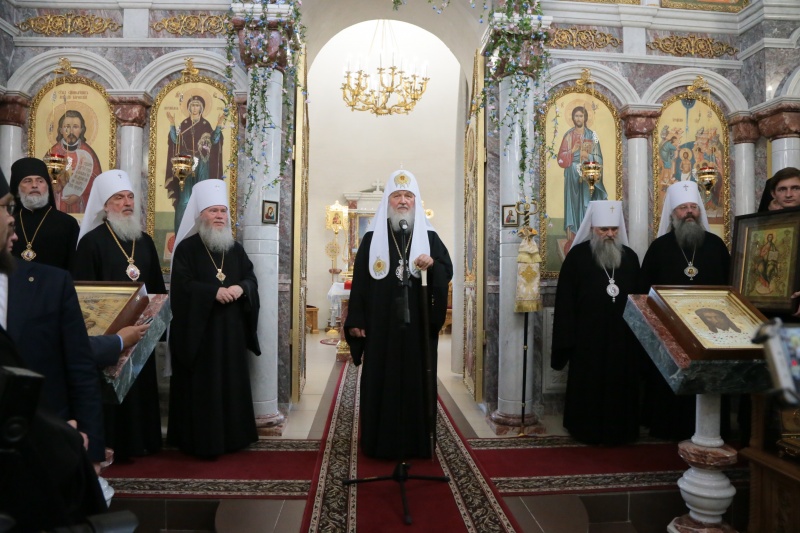 Святейший Патриарх Кирилл посетил Богоявленский храм Кургана