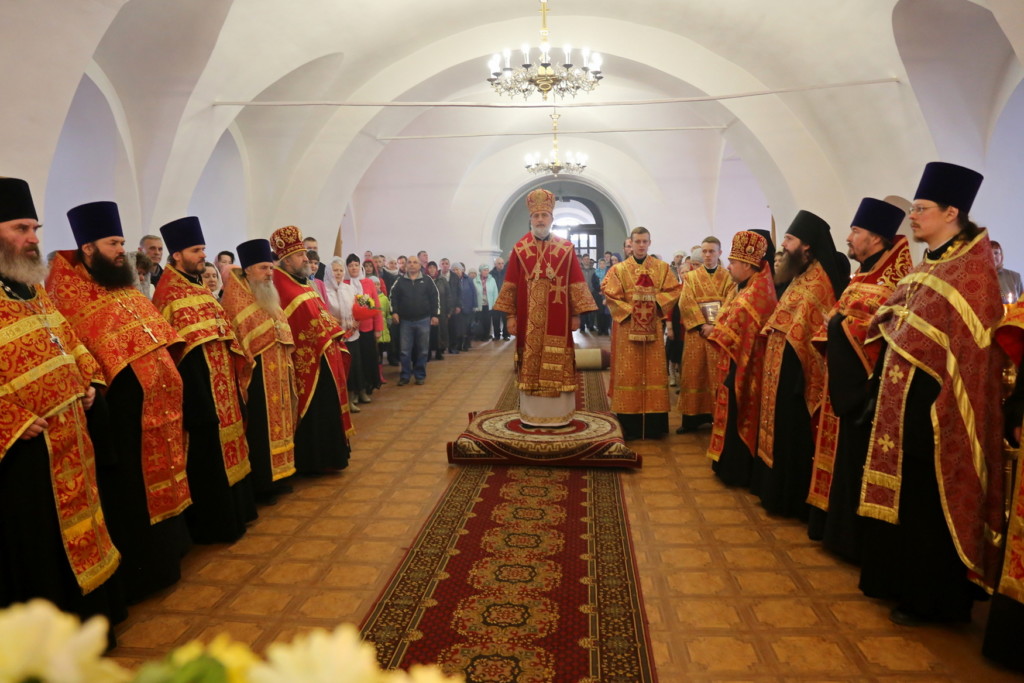 Пасхальная великая вечерня. Шадринск. 08.04.2018г.