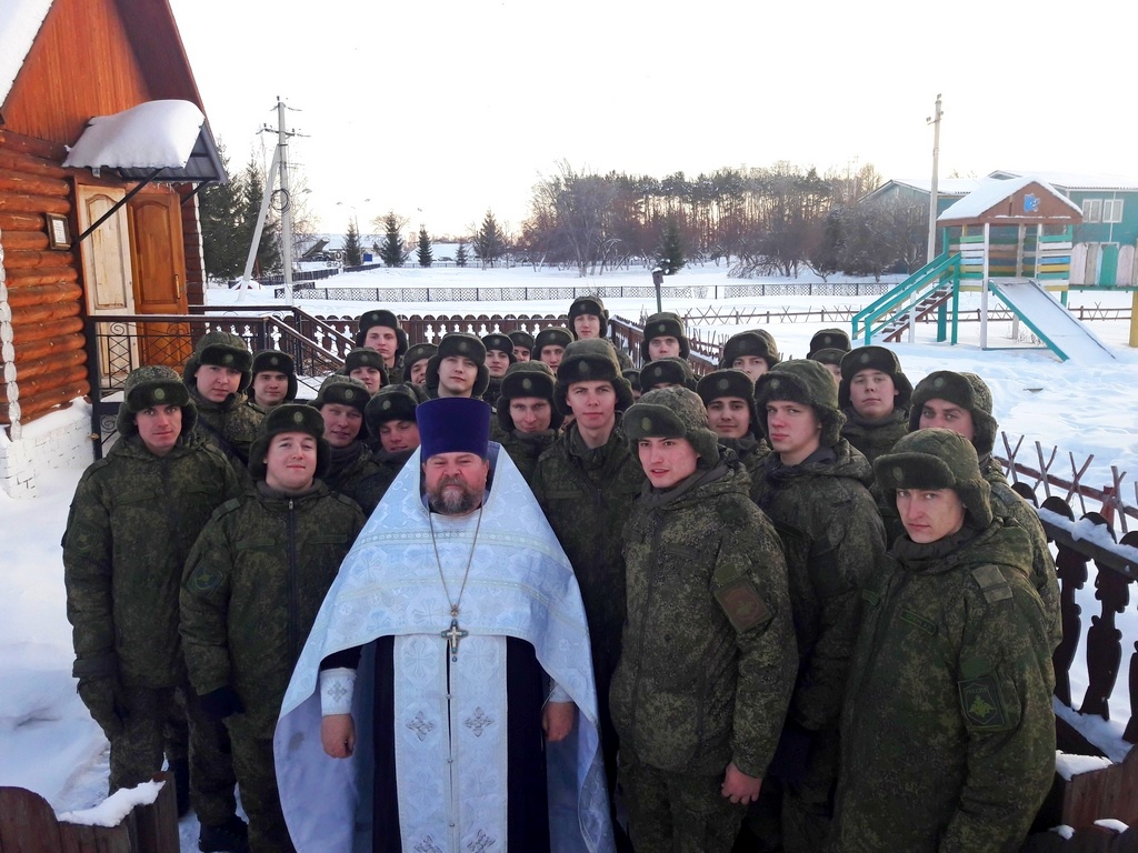 Руководитель Отдела по взаимодействию с Вооруженными силами и Правоохранителными органами Шадринской епархии протоиерей Алексий Фасола отслужил молебен в храме св. Георгия Победоносца перед Порт-Артурской иконой Божией Матери. 20.01.2019 г.