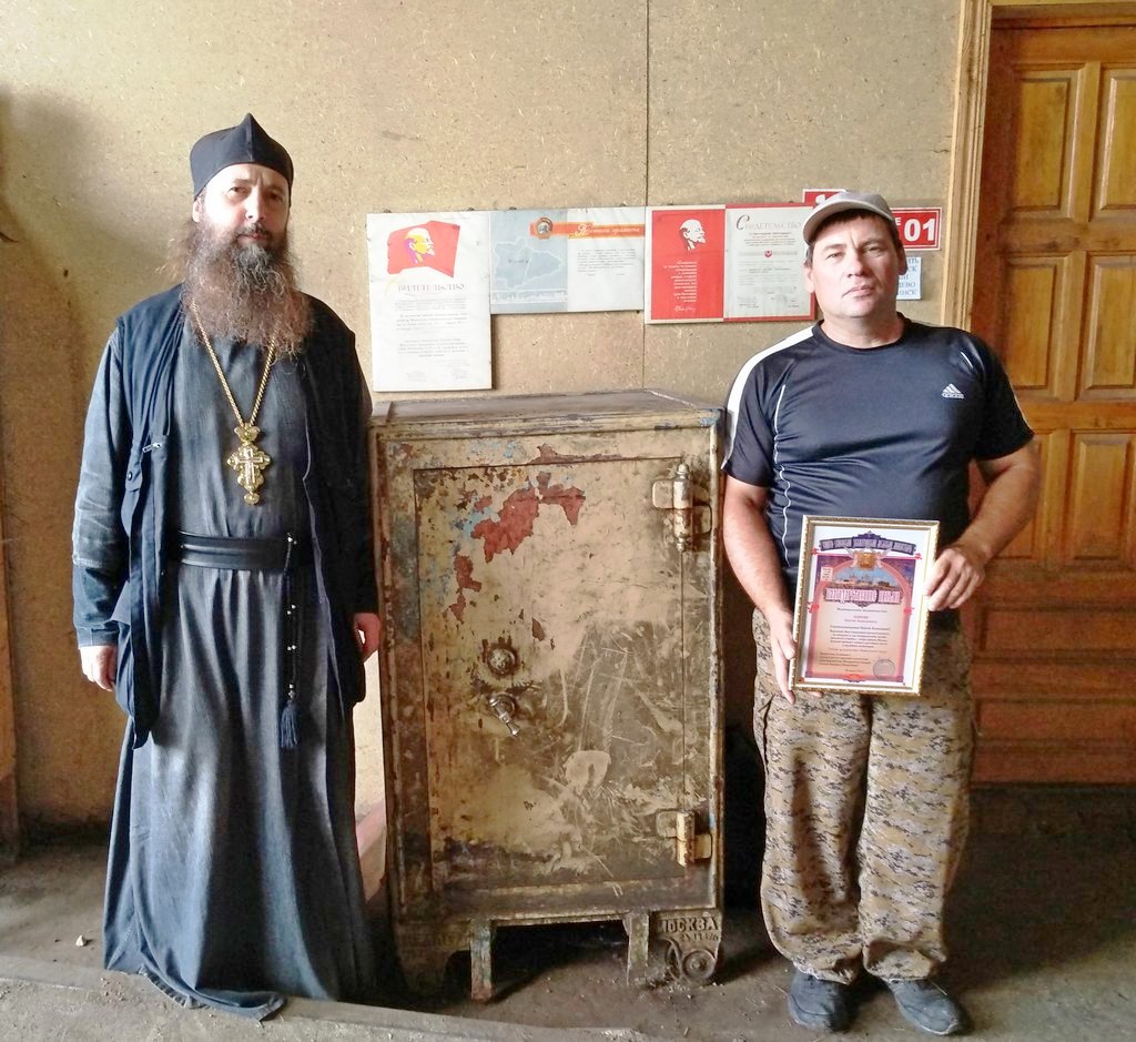 По благословению епископа Шадринского и Далматовского Владимира продолжается сбор экспонатов для будущего епархиального музея