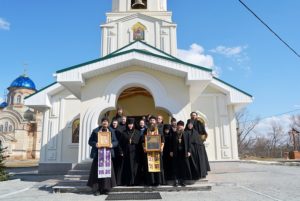 Благочинный Монастырского церковного округа игумен Варнава (Аверьянов) и насельники Успенского Далматовского монастыря с иконами Успения Богородицы и прп. Далмата Исетского посетили монастыри и храмы благочиния