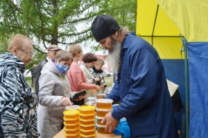 Представители Далматовского монастыря приняли участие в ежегодной ярмарке меда «Медовый спас»