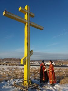 На Тумановой горе в Шадринске установлен и освящен поклонный крест