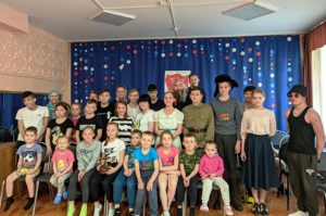 Воспитанники воскресной школы при Успенском Далматовском монастыре выступили с концертом в Далматовском детском доме