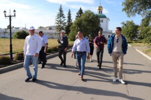 Далматовский монастырь посетили депутат Государственной Думы Александр Ильтяков и немецкий блогер Уве Нимайер