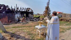 На месте недавней трагедии в селе Звериноголовском отслужена лития и окроплены святой водой близлежащие территории