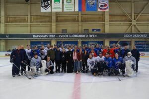 Школьники села Звериноголовское побывали в гостях у команды хоккейного клуба «Зауралье», а также в музее и цехах ЗАО «Курганстальмост»