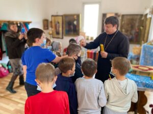 Настоятель храма в честь Казанской иконы Божией Матери г. Щучье иерей Константин Фасола встретился с учащимися 2 класса МКОУ «СОШ №1»