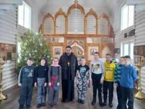 В храме в честь святого равноапостольного князя Владимира г. Шадринска прошла первая в истории прихода экскурсия для школьников