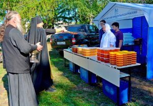 Представители Далматовской обители приняли участие в ярмарке мёда «Медовый Спас»