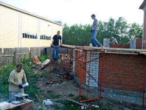 В Успенском храме г. Шумихи второй месяц продолжаются строительно-ремонтные работы