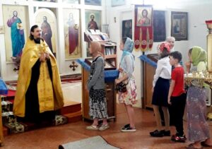 В Михаило-Архангельском храме села Целинное отслужен молебен перед началом учебного года