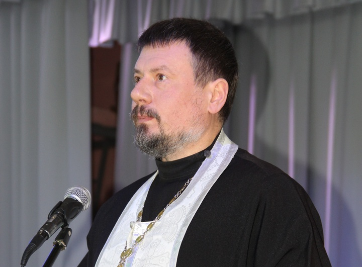 Клирик Петропавловского храма г. Куртамыша иерей Андрей Чапочкин принял участие в ежегодном мероприятии посвящения в кадеты