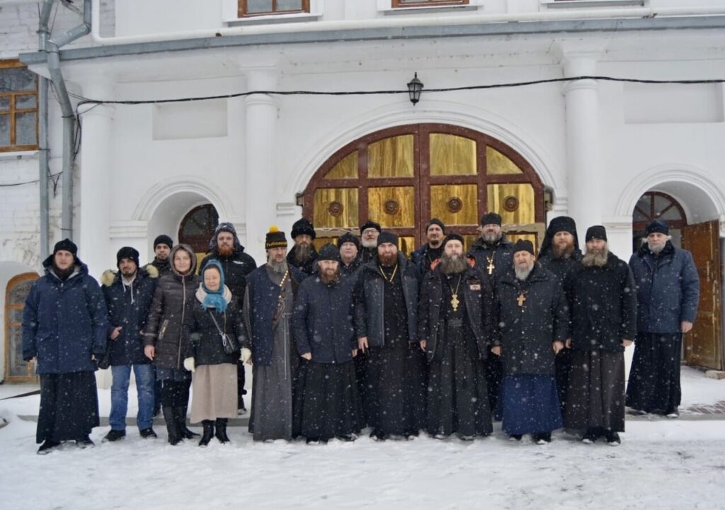 Семинар по технологиям консультирования зависимых людей и их близких состоялся в Успенском Далматовском мужском монастыре