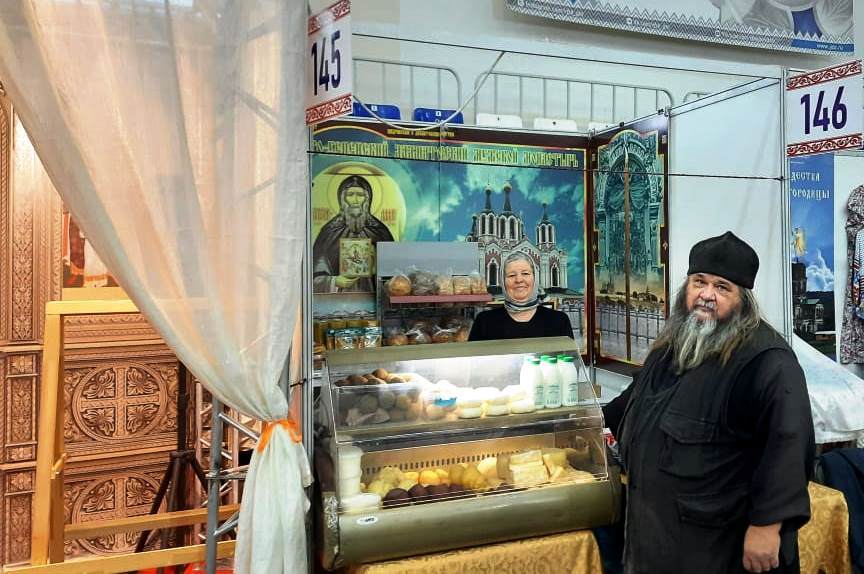 Далматовский монастырь представил собственную продукцию на XV Международной православной выставке-ярмарке «Добрый свет Рождества» в г. Кургане
