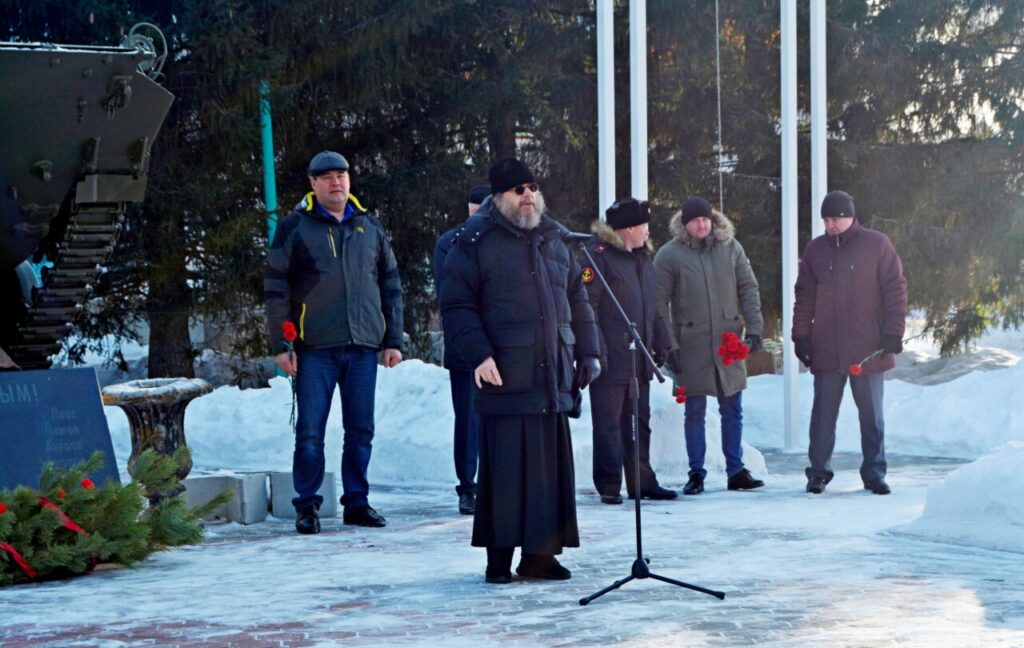 Насельник Успенской Далматовской обители иеромонах Иосиф (Бровкин) выступил на митинге в г. Далматово в честь 34-й годовщины вывода советских войск из Афганистана