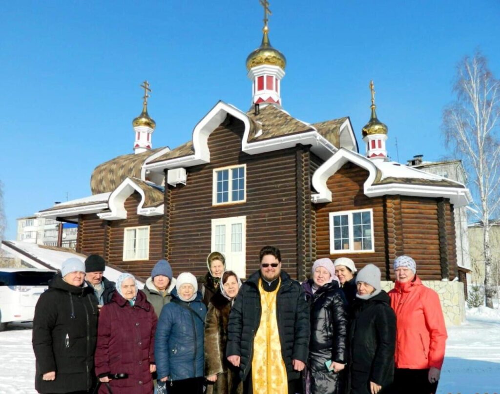 Князе-Владимирский храм г. Шадринска посетили паломники из г. Кургана