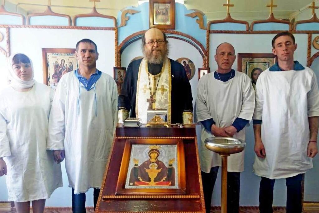 Крещение четырёх человек состоялось в молельной комнате Новопетропавловского филиала областного наркологического диспансера