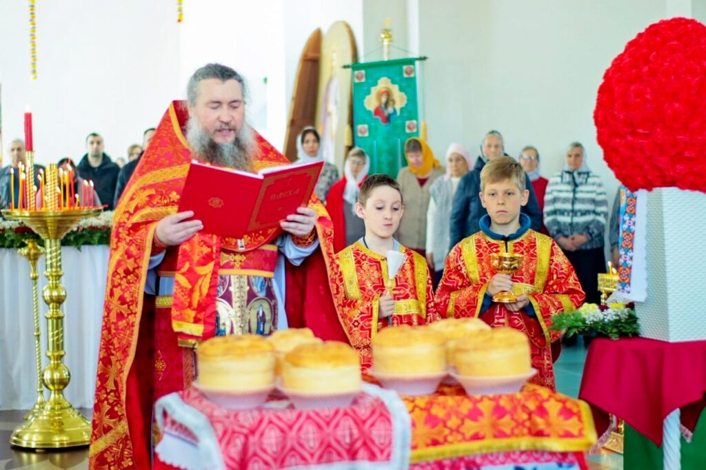 Жители села Житниковское вместе со всем православным миром встретили Светлое Христово Воскресение!