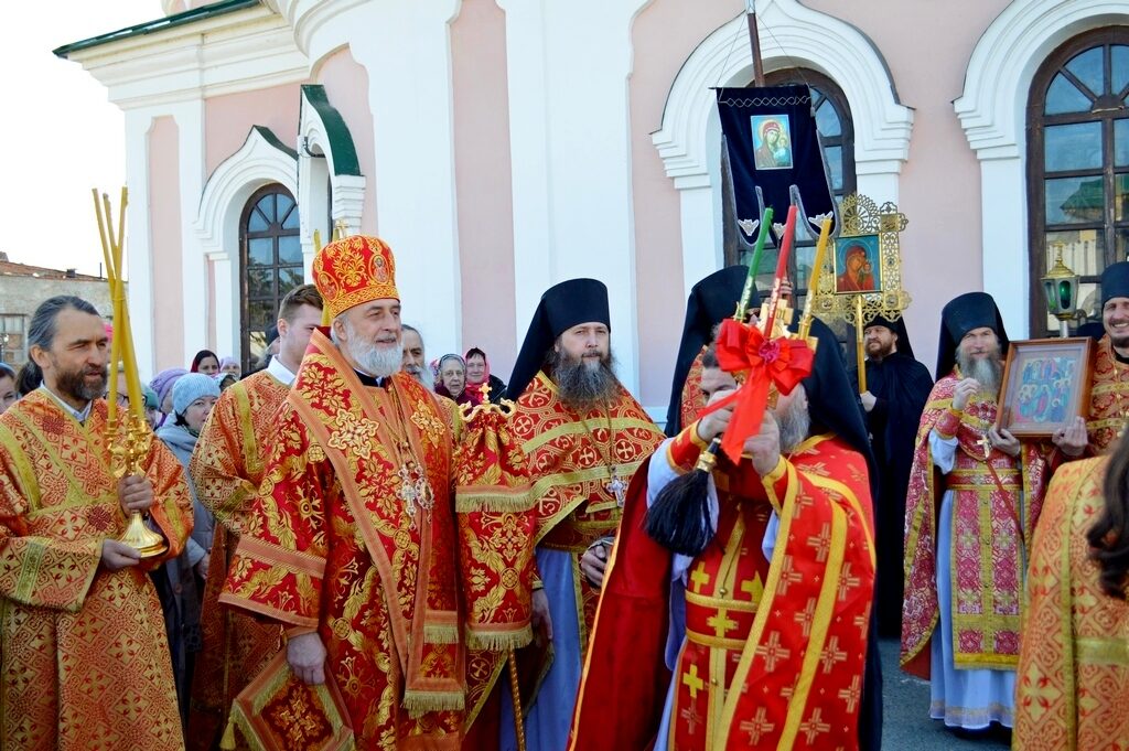 Божественная литургия в среду Светлой седмицы, Успенский Далматовский мужской монастырь