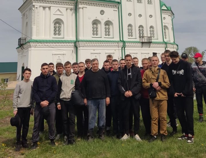 Спасо-Преображенский храм села Батурино посетили студенты и преподаватели ГБПОУ «Шадринский политехнический колледж»