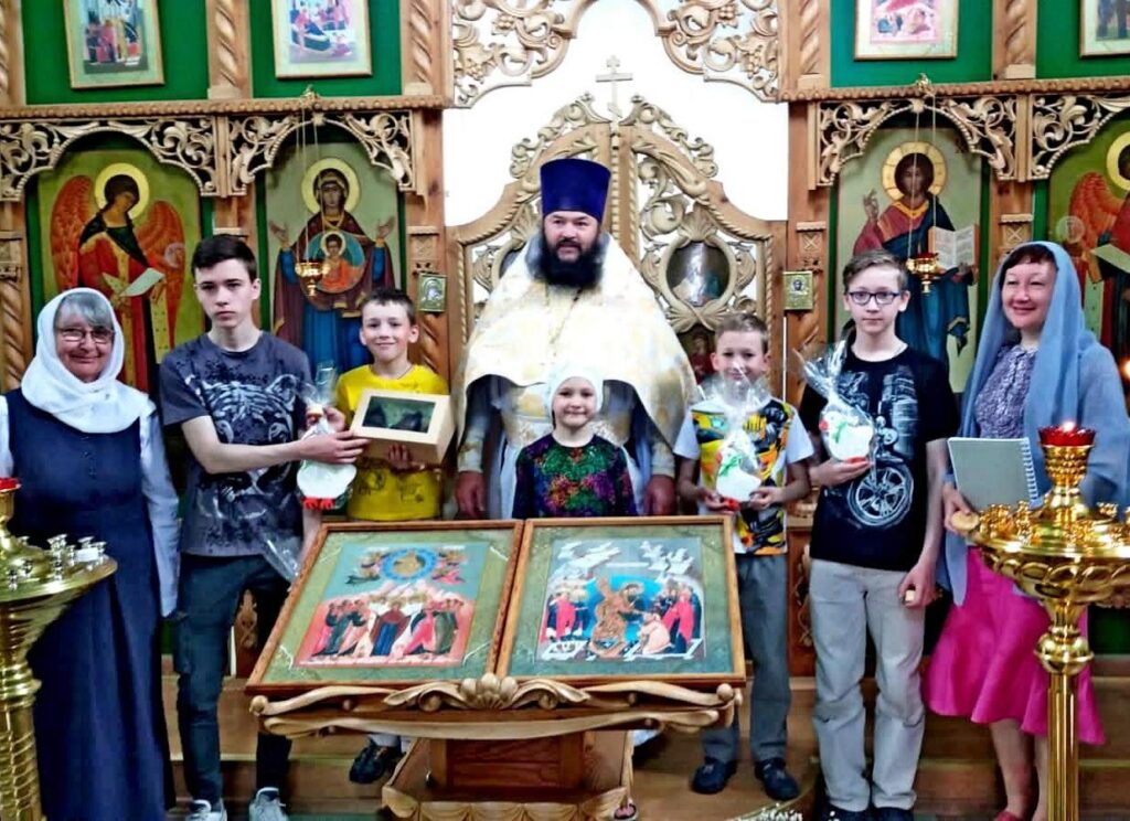 Потомки прославленного путешественника К.Д. Носилова посетили Свято-Троицкий храм с. Маслянское