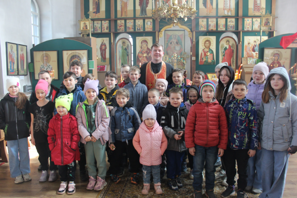 На Светлой седмице в Свято-Троицкий храм с. Малое Дюрягино были приглашены дети