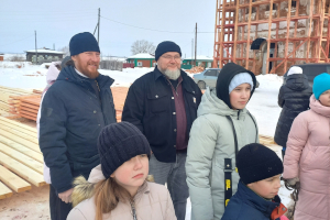 Настоятелем Богородице-Рождественского храма в селе Бакланском для юных прихожан организовано катание на снегоболотоходе