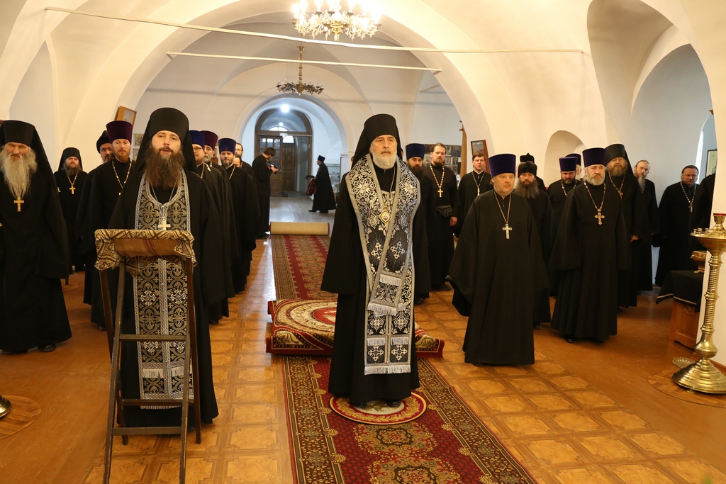 По благословению Преосвященнейшего Владимира, епископа Шадринского и Далматовского, по установленной традиции, состоялось Великопостное говение с общей исповедью всего духовенства Шадринской епархии. 16.04.2019 г.