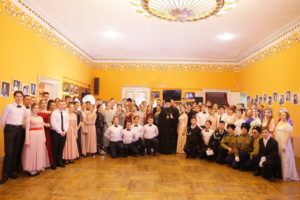 Епископ Владимир приветствовал участников и гостей Сретенского бала православной молодежи Шадринской епархии