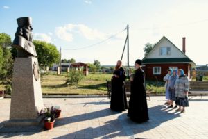 Епископ Владимир с рабочим визитом посетил храм Преображения Господня с. Батурино