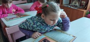 Библиотеке воскресной школы при Петропавловском храме г. Куртамыша подарили книги из серии «Детям о православной культуре»