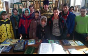 Юным прихожанам Троицкого храма с. Малое Дюрягино рассказали о празднике православной книги