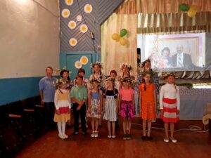 Воспитанники воскресной школы при храме Казанской иконы Божией Матери г. Щучье выступили с концертом перед жителями села Варгановское Щучанского р-на