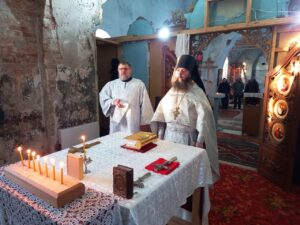 На Святках, в день памяти свт. Макария, митрополита Московского, и.о. благочинного Южного церковного округа игумен Варнава (Аверьянов) отслужил Литургию в Вознесенском храме с. Закомалдино Куртамышского района