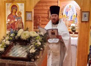 Праздничная Божественная литургия в храме в честь Преображения Господня пос. Кособродск