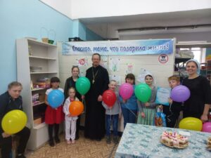 Награждение участников конкурса детских рисунков «Самый ценный в мире груз – под сердцем мамы карапуз»