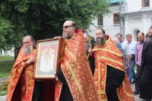 В Успенской Далматовской обители отметили память свв. Царственных страстотерпцев