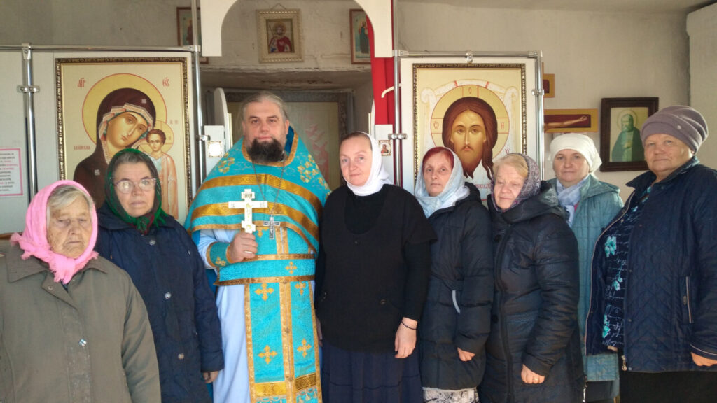 В храме в честь равноапостольных царя Константина и матери его царицы Елены д. Дрянново молитвенно отметили 164-летие со дня освящения храма