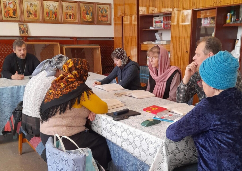 Помощник руководителя епархиального Отдела по делам молодёжи и миссионерскому служению иерей Дионисий Долганов провёл встречу с прихожанами на тему Евангельских чтений