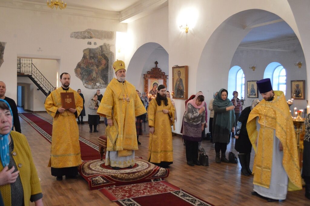 Божественная литургия в День рождения Святейшего Патриарха Московского и всея Руси Кирилла, г. Шадринск