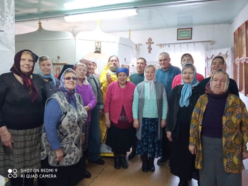 В день памяти мучеников и бессребреников Косьмы и Дамиана Аравийских игумен Павел (Стрекалёв) совершил Божественную литургию в молитвенном доме с. Барино Шатровского р-на