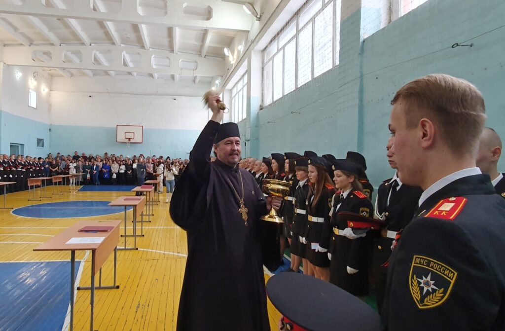 Настоятель Успенского прихода г. Шумихи протоиерей Алексий Новосёлов посетил торжественное мероприятие, посвящённое принятию клятвы кадетами ГБПОУ «Шумихинский аграрно-строительный колледж»  