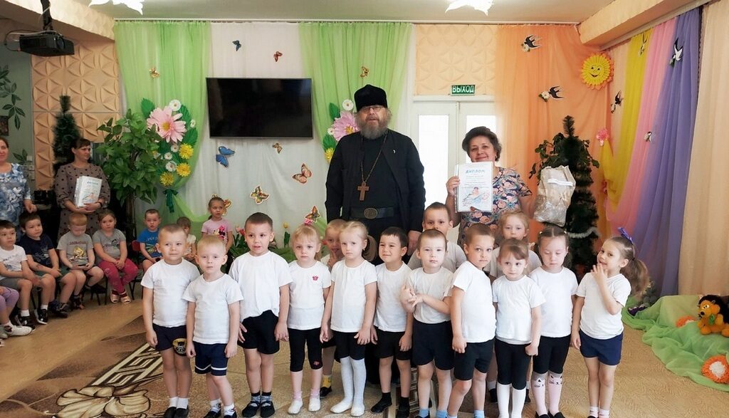 Подведены итоги акции-конкурса образовательных учреждений Далматовского МО «Кормушка для пичужки», проводимого в рамках православного пректа «Дарите любовь»