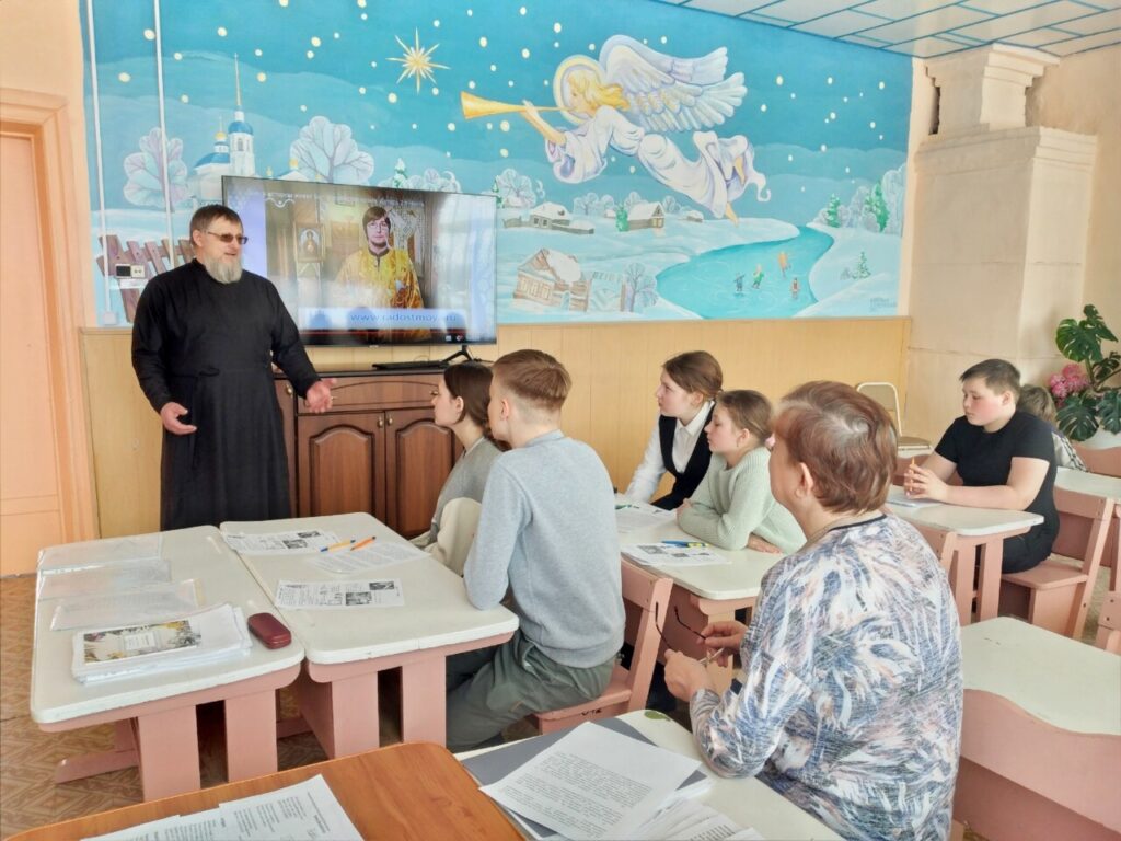 Разбор ошибок первого тура Кирилло-Мефодиевской олимпиады состоялся в воскресной школе Петропавловского храма г. Куртамыша
