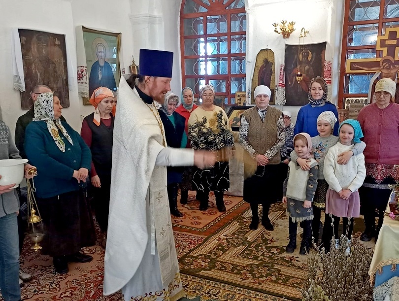 Один из престольных праздников отметили в храме Рождества Пресвятой Богородицы с. Бакланское